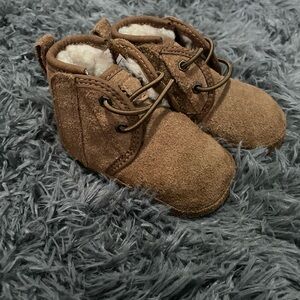 Neumel Tan Ugg Size 02/03